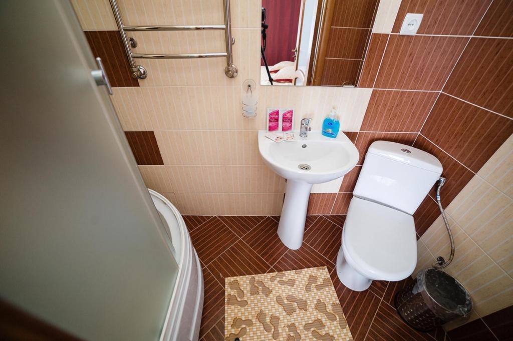 Corner House Hotell Lutsk Eksteriør bilde