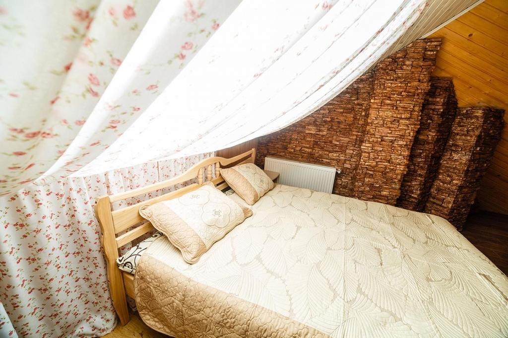 Corner House Hotell Lutsk Eksteriør bilde