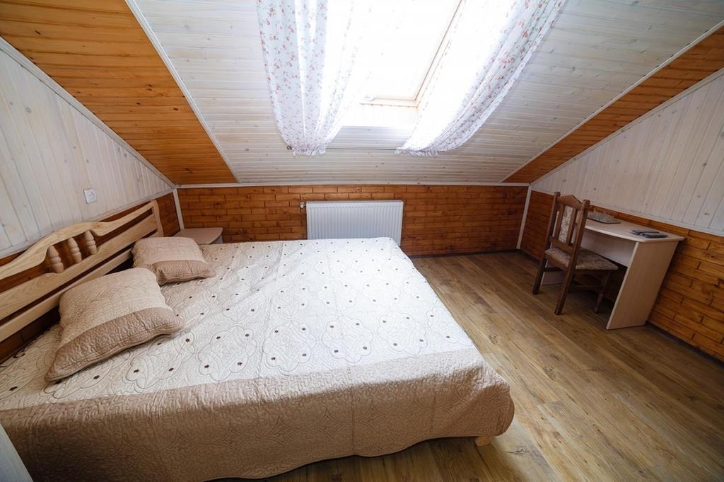 Corner House Hotell Lutsk Eksteriør bilde