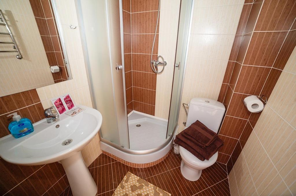 Corner House Hotell Lutsk Eksteriør bilde